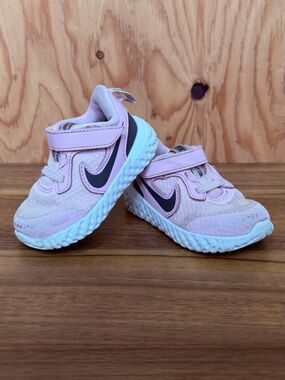 Nike Baby Toddler Girls Revolution 5 Running Sneakers Size 4C